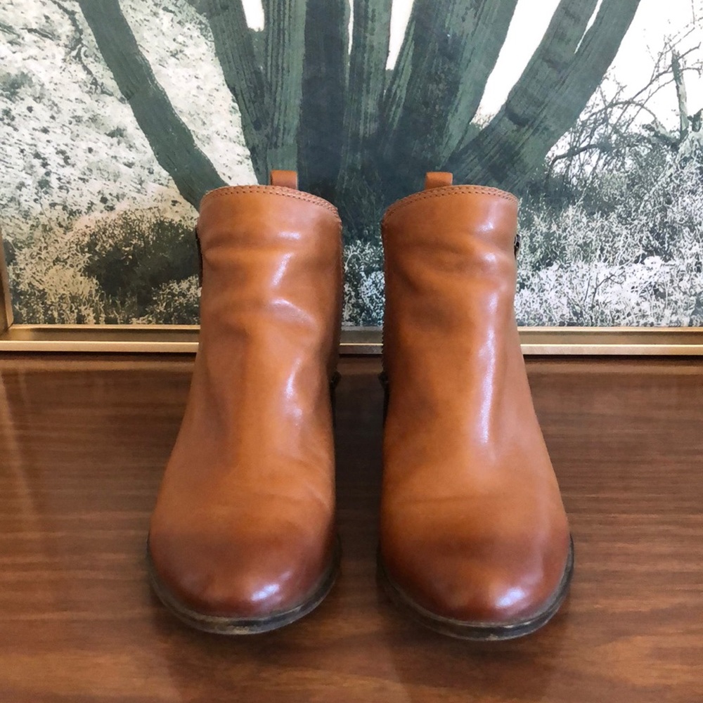 Lucky Brand Basel Cognac Brown leather bootie 10